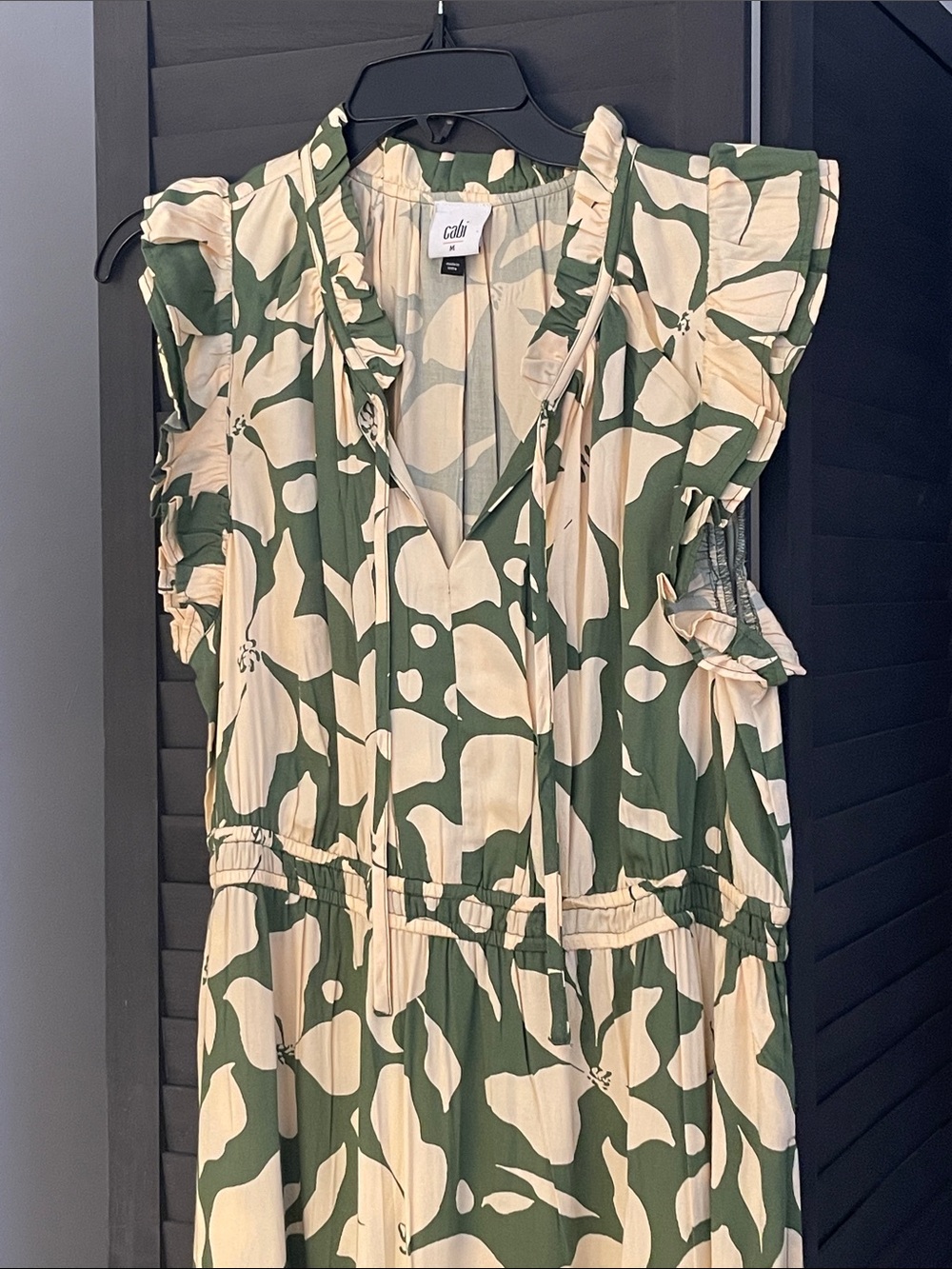 CAbi Green & Cream Abstract Ruffle-Sleeve Dress